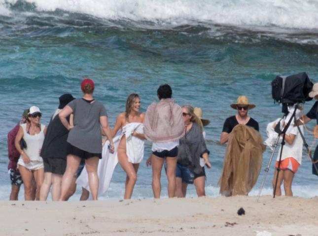 Η Kate Upton έπεσε από τα βράχια ενώ φωτογραφιζόταν για το Sports Illustrated