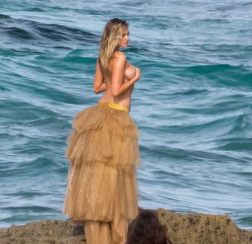 Η Kate Upton έπεσε από τα βράχια ενώ φωτογραφιζόταν για το Sports Illustrated