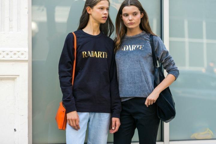 Sunday look: Φόρεσε το φούτερ με έναν τελείως διαφορετικό τρόπο Sunday look: Φόρεσε το φούτερ με έναν τελείως διαφορετικό τρόπο