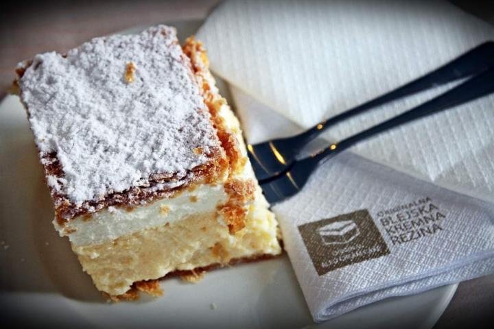 Αν δεν γνωρίζετε τη λίμνη Bled στη Σλοβενία, ήρθε ο καιρός να την μάθετε γιατί είναι πανέμορφη!