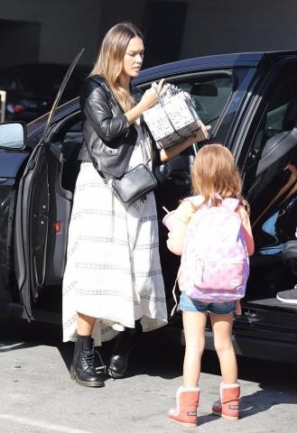 To ροκ pregnant style της Jessica Alba - Τι δήλωσε για επόμενη εγκυμοσύνη;