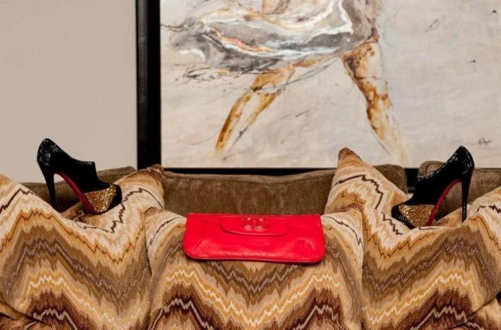 Τη ντουλάπα της Khloe Kardashian θα τη ζήλευε έως και η Carrie Bradshaw