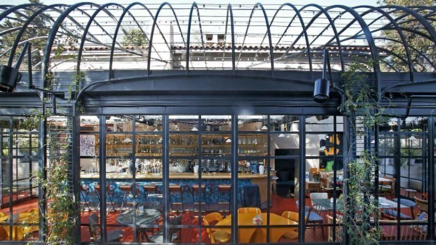 Artisanal: Ένα από τα πιο δημοφιλή μέρη στην Κηφισιά Artisanal: Ένα από τα πιο δημοφιλή μέρη στην Κηφισιά