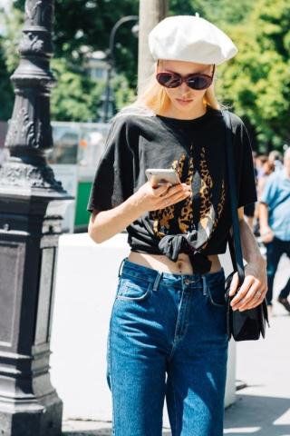 Το αξεσουάρ που θα προσθέσει γαλλική φινέτσα στο στιλ σου Το αξεσουάρ που θα προσθέσει γαλλική φινέτσα στο στιλ σου