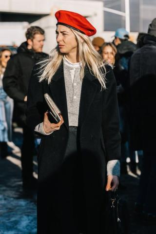 Το αξεσουάρ που θα προσθέσει γαλλική φινέτσα στο στιλ σου Το αξεσουάρ που θα προσθέσει γαλλική φινέτσα στο στιλ σου