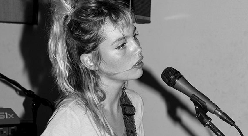 10 πανέμορφα μοντέλα που απέδειξαν πως… το’ χουν και με τη μουσική