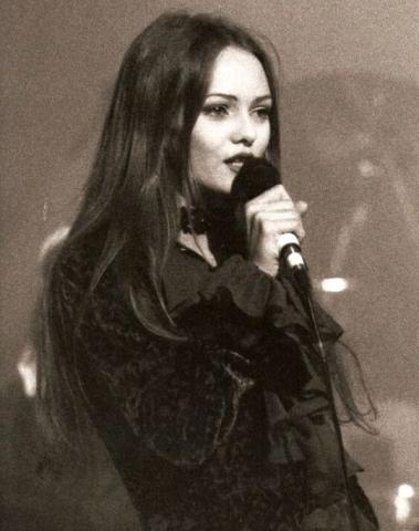 10 πανέμορφα μοντέλα που απέδειξαν πως… το’ χουν και με τη μουσική