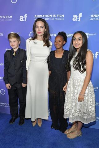 Red Carpet stories: Η Angelina Jolie με τις κόρες της 