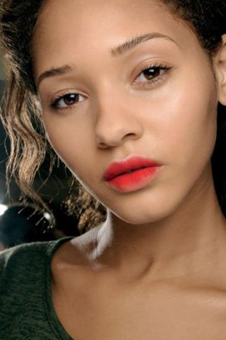 4 τρόποι για να κάνεις τα χείλη σου το επίκεντρο του μακιγιάζ