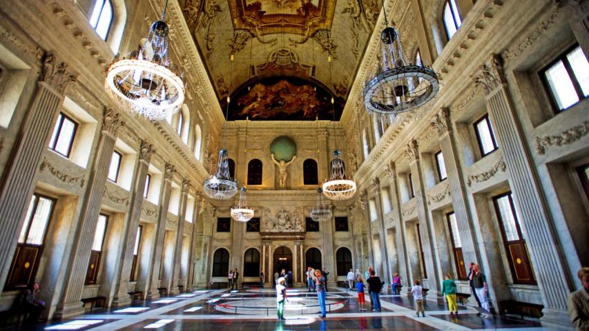 Υπάρχουν αρκετοί λόγοι για να επισκεφθούμε το Άμστερνταμ Υπάρχουν αρκετοί λόγοι για να επισκεφθούμε το Άμστερνταμ