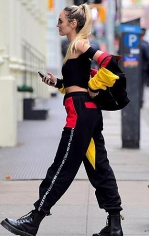 Η Candice Swanepoel πήγε το sporty style σε άλλο επίπεδο Η Candice Swanepoel πήγε το sporty style σε άλλο επίπεδο