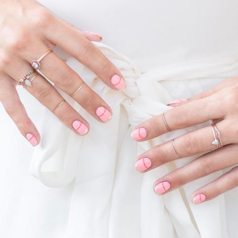 Τα πιο κομψά σχέδια για το μανικιούρ σου που θα σε κάνουν να ξανασκεφτείς το nail art Τα πιο κομψά σχέδια για το μανικιούρ σου που θα σε κάνουν να ξανασκεφτείς το nail art