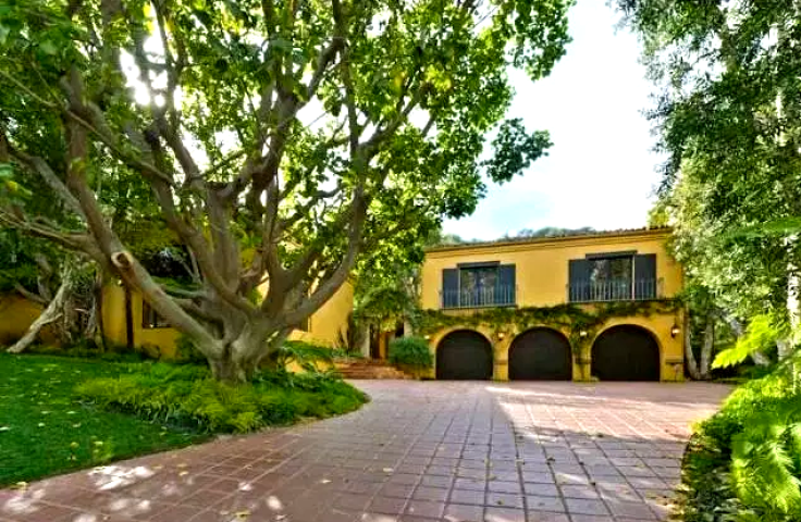 Νέα έπαυλη αξίας 8,55 εκατ. δολαρίων για την Kendall Jenner στο Beverly Hills Νέα έπαυλη αξίας 8,55 εκατ. δολαρίων για την Kendall Jenner στο Beverly Hills