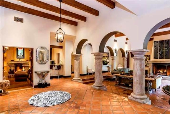 Νέα έπαυλη αξίας 8,55 εκατ. δολαρίων για την Kendall Jenner στο Beverly Hills Νέα έπαυλη αξίας 8,55 εκατ. δολαρίων για την Kendall Jenner στο Beverly Hills