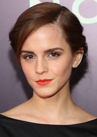 Celeb file: 15 φορές που ζηλέψαμε το beauty look της Emma Watson