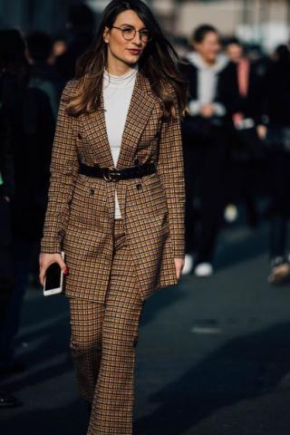 8 στιλιστικοί κανόνες που κάθε γυναίκα με πλούσιο μπούστο πρέπει να γνωρίζει