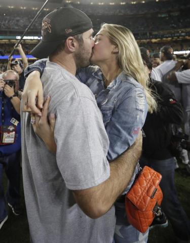 Πένθος στον ανδρικό πληθυσμό - Μόλις παντρεύτηκε η Kate Upton Πένθος στον ανδρικό πληθυσμό - Μόλις παντρεύτηκε η Kate Upton