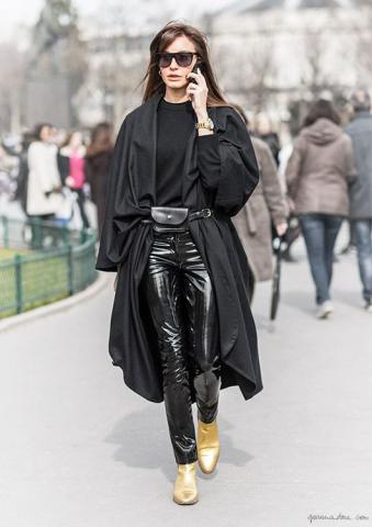 Belt Bags: Επέστρεψαν και υπόσχονται να σου δώσουν stylish εμφανίσεις Belt Bags: Επέστρεψαν και υπόσχονται να σου δώσουν stylish εμφανίσεις