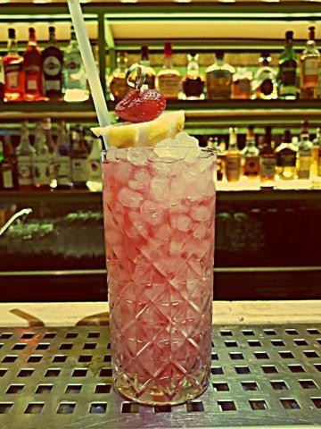 "Butterfly": Ψάχνοντας μία πεταλούδα στο Χαλάνδρι "Butterfly": Ψάχνοντας μία πεταλούδα στο Χαλάνδρι