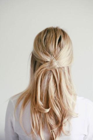 Accessorized hair: Ιδέες για ένα simple & chic χτενίσματα Accessorized hair: Ιδέες για ένα simple & chic χτενίσματα