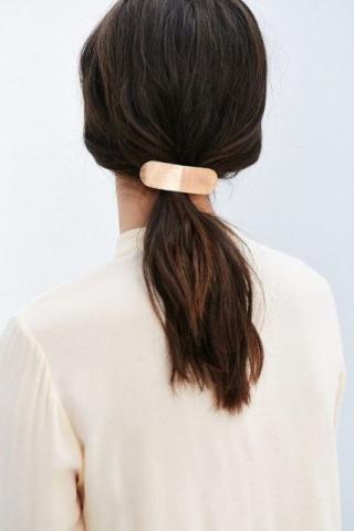 Accessorized hair: Ιδέες για ένα simple & chic χτενίσματα Accessorized hair: Ιδέες για ένα simple & chic χτενίσματα