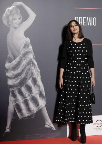 Η Monica Bellucci με καρέ και αφέλειες πλέον Η Monica Bellucci με καρέ και αφέλειες πλέον