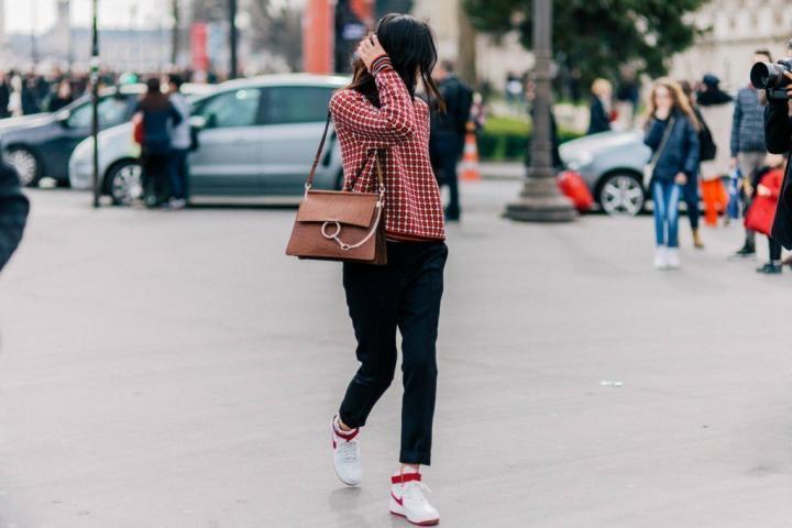 Φτιάξε το τέλειο office look με τα άνετα sneakers σου