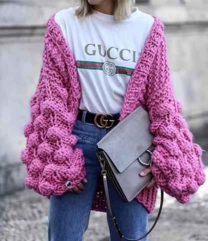 Η oversized ζακέτα σου αναβαθμίζεται και γίνεται κομμάτι-κλειδί για στιλάτες εμφανίσεις 