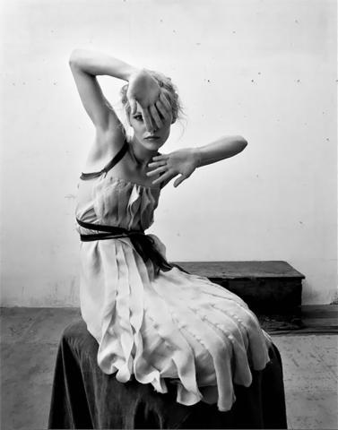 Όταν η Kate Barry  αποκάλυψε την οικεία πλευρά διάσημων γυναικών