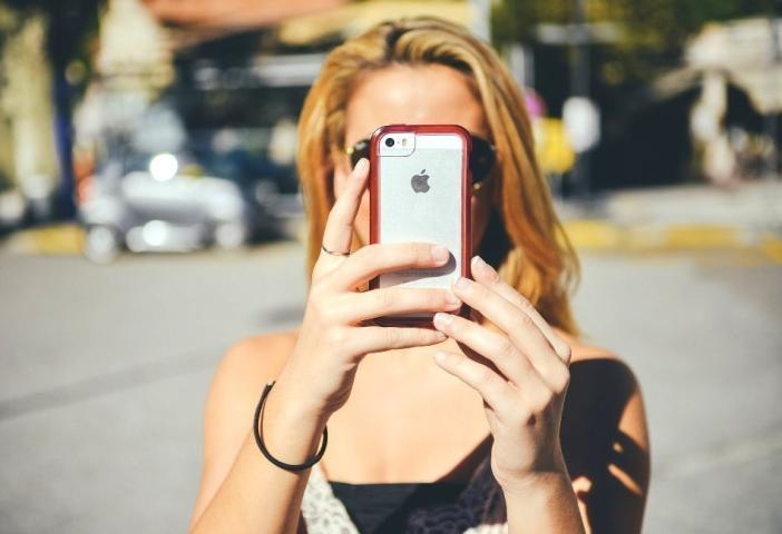 MakeApp: Τολμάς να κατεβάσεις την εφαρμογή που αφαιρεί το make up από τις φωτογραφίες σου; MakeApp: Τολμάς να κατεβάσεις την εφαρμογή που αφαιρεί το make up από τις φωτογραφίες σου;