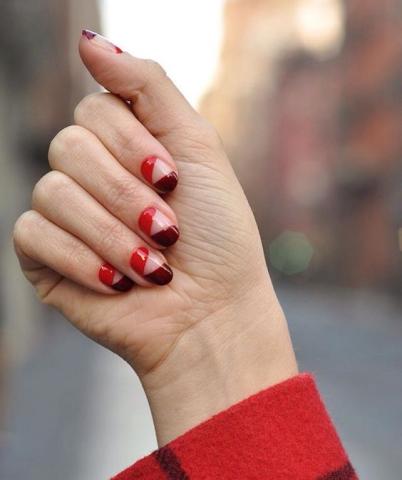To color-blocking είναι τάση και στο μανικιούρ To color-blocking είναι τάση και στο μανικιούρ
