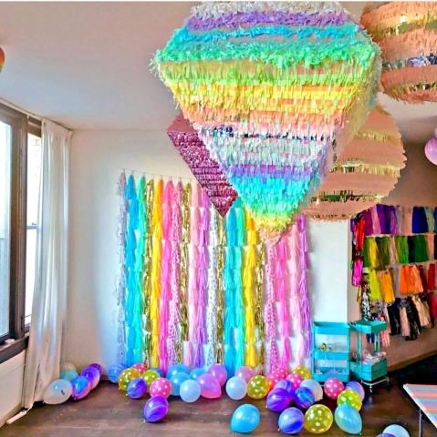 Το πιο δημοφιλές σπίτι του Instagram! Θα έμενες στο πιο πολύχρωμο διαμέρισμα του κόσμου;  Το πιο δημοφιλές σπίτι του Instagram! Θα έμενες στο πιο πολύχρωμο διαμέρισμα του κόσμου;