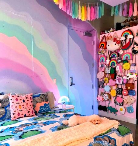 Το πιο δημοφιλές σπίτι του Instagram! Θα έμενες στο πιο πολύχρωμο διαμέρισμα του κόσμου;  Το πιο δημοφιλές σπίτι του Instagram! Θα έμενες στο πιο πολύχρωμο διαμέρισμα του κόσμου;