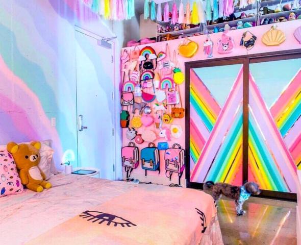 Το πιο δημοφιλές σπίτι του Instagram! Θα έμενες στο πιο πολύχρωμο διαμέρισμα του κόσμου;  Το πιο δημοφιλές σπίτι του Instagram! Θα έμενες στο πιο πολύχρωμο διαμέρισμα του κόσμου;