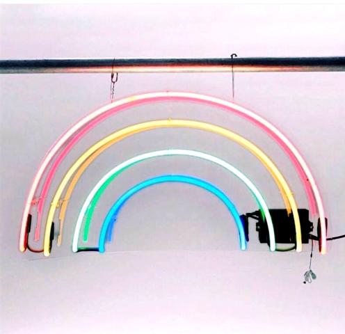 Το πιο δημοφιλές σπίτι του Instagram! Θα έμενες στο πιο πολύχρωμο διαμέρισμα του κόσμου;  Το πιο δημοφιλές σπίτι του Instagram! Θα έμενες στο πιο πολύχρωμο διαμέρισμα του κόσμου;