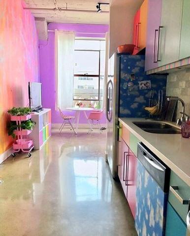 Το πιο δημοφιλές σπίτι του Instagram! Θα έμενες στο πιο πολύχρωμο διαμέρισμα του κόσμου;  Το πιο δημοφιλές σπίτι του Instagram! Θα έμενες στο πιο πολύχρωμο διαμέρισμα του κόσμου;