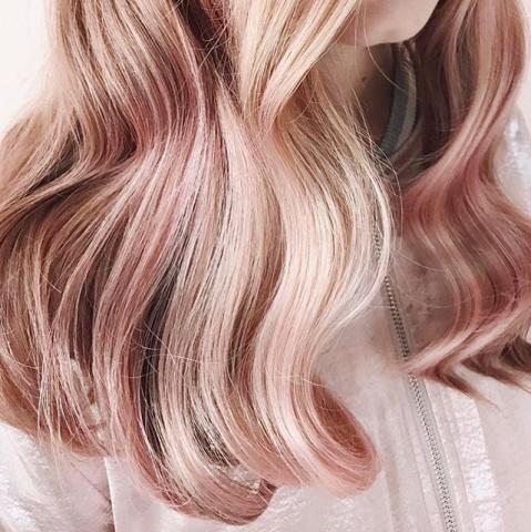 5 αποχρώσεις για να ανανεώσεις το χρώμα των μαλλιών σου πριν τις γιορτές 5 αποχρώσεις για να ανανεώσεις το χρώμα των μαλλιών σου πριν τις γιορτές