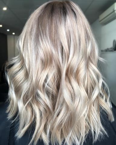 5 αποχρώσεις για να ανανεώσεις το χρώμα των μαλλιών σου πριν τις γιορτές 5 αποχρώσεις για να ανανεώσεις το χρώμα των μαλλιών σου πριν τις γιορτές