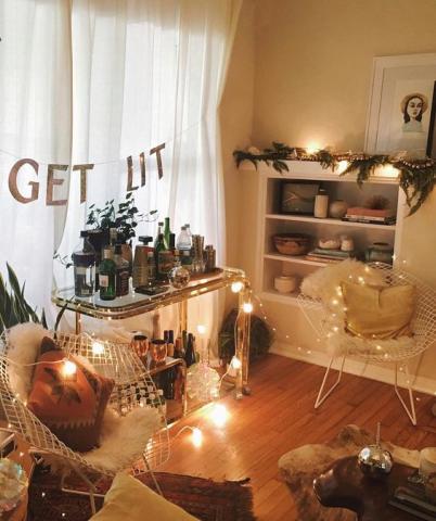 Πρωτότυπες ιδέες για να αξιοποιήσεις τα φωτάκια στη χριστουγεννιάτικη διακόσμηση Πρωτότυπες ιδέες για να αξιοποιήσεις τα φωτάκια στη χριστουγεννιάτικη διακόσμηση