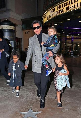 Η North West βγήκε με τη γιαγιά και τις ξαδέρφες της Η North West βγήκε με τη γιαγιά και τις ξαδέρφες της