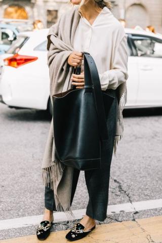 Τα flat παπούτσια που θα αντικαταστήσουν τα ψηλοτάκουνα αυτές τις γιορτές