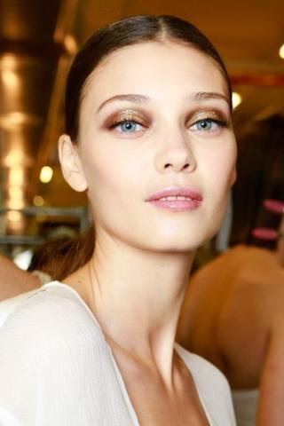 Xmas makeup look: 6 τρόποι για να φορέσεις την metallic σκιά Xmas makeup look: 6 τρόποι για να φορέσεις την metallic σκιά