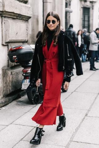 Η ολόσωμη φόρμα γίνεται το must-have κομμάτι των γιορτών