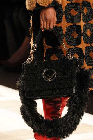 Οι πιο hot τάσεις στις τσάντες για το Φθινόπωρο/Χειμώνα 2017 Οι πιο hot τάσεις στις τσάντες για το Φθινόπωρο/Χειμώνα 2017
