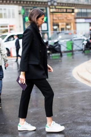 Styling tips για να φορέσεις σωστά το μονόχρωμο κοστούμι Styling tips για να φορέσεις σωστά το μονόχρωμο κοστούμι