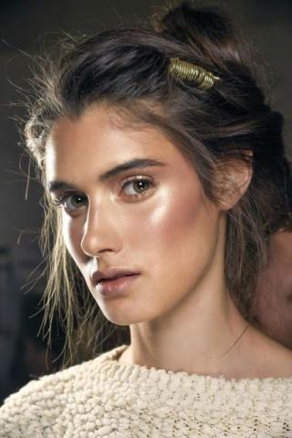 Αυτή είναι η πιο γιορτινή πινελιά που πρέπει να έχει το μακιγιάζ σου