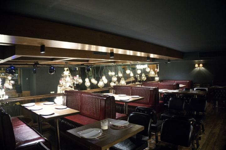 Το Rock n Roll στο Κολωνάκι επέστρεψε και αυτό αποτελεί είδηση για την Αθηναϊκή νύχτα! Το Rock n Roll στο Κολωνάκι επέστρεψε και αυτό αποτελεί είδηση για την Αθηναϊκή νύχτα!