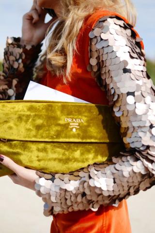 Βελούδο VS Παγιέτα: Τι να επιλέξεις για το Χριστουγεννιάτικο ρεβεγιόν Βελούδο VS Παγιέτα: Τι να επιλέξεις για το Χριστουγεννιάτικο ρεβεγιόν