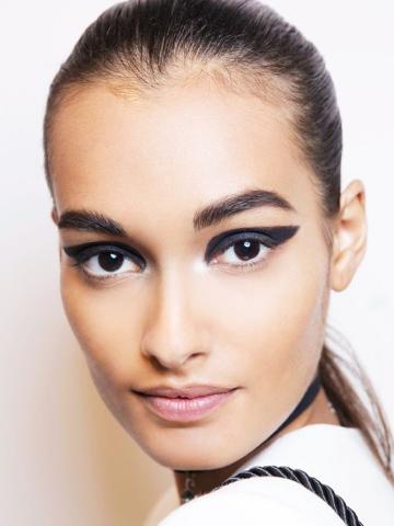 5 ιδέες για ένα εύκολο Χριστουγεννιάτικο μακιγιάζ 5 ιδέες για ένα εύκολο Χριστουγεννιάτικο μακιγιάζ