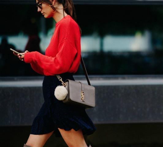 Styling tips για να φορέσεις σωστά το πουλόβερ όλες τις ώρες της ημέρες